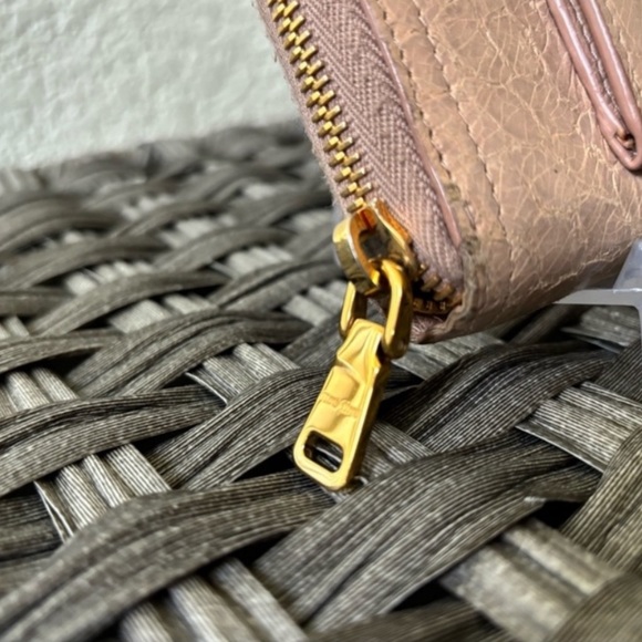 Miu Miu Wallet ! - Picture 9 of 9